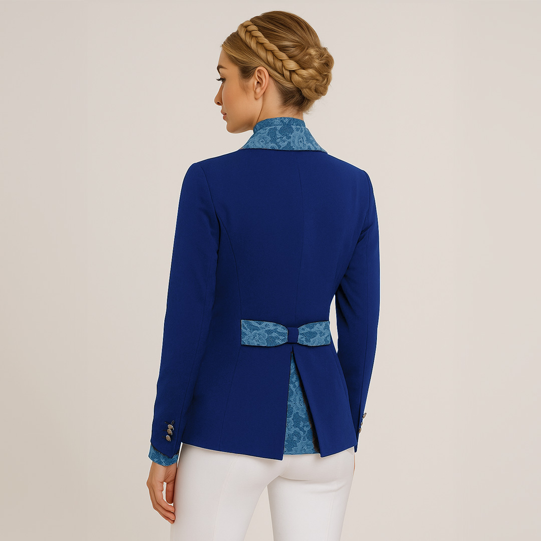 kort rijjasje koningsblauw met strik en kant